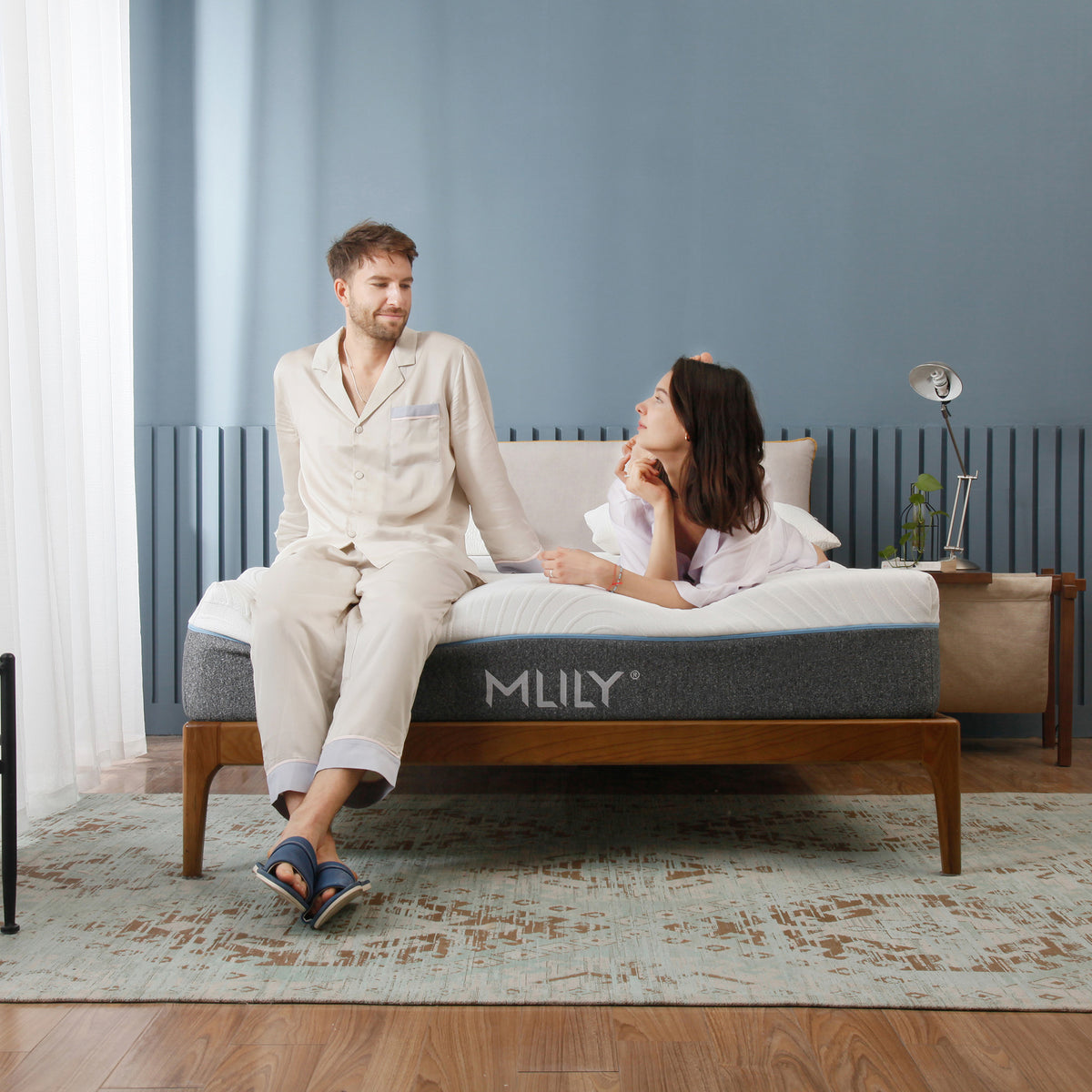 Hybrid mattress with zoned pocket springs